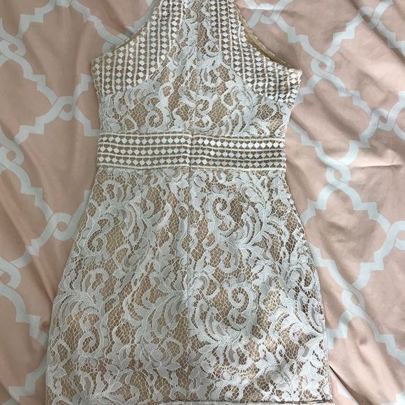 White lace dress - Picture 3 of 6